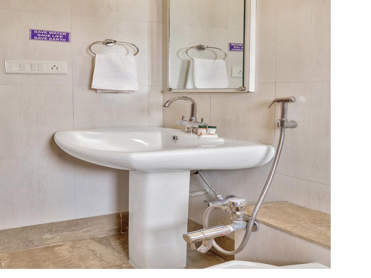 Oyo 12020 Hotel Ratna Regency Pimpri-Chinchwad Dış mekan fotoğraf
